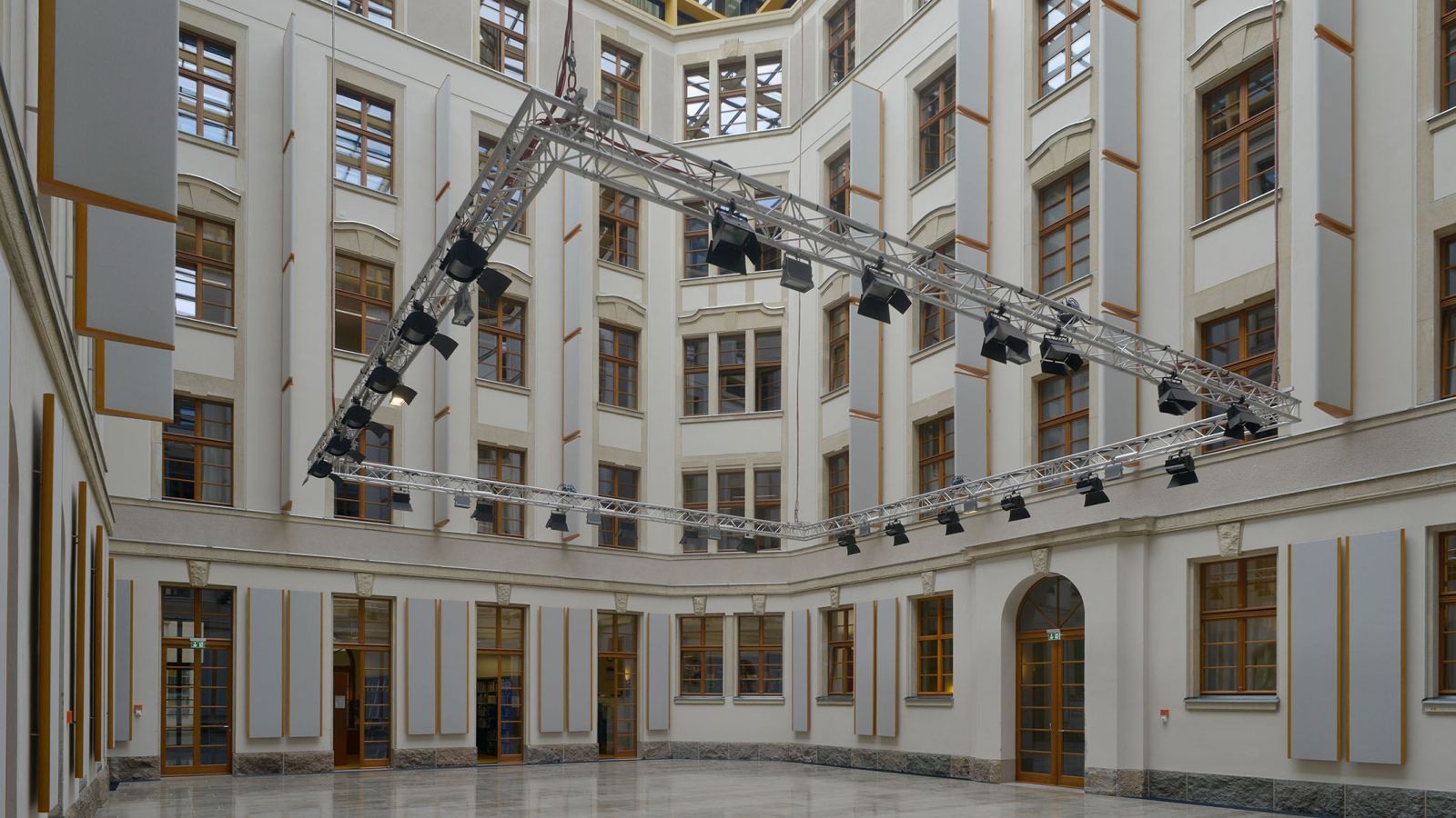 Der Lichthof des Bundesumweltministeriums in Berlin