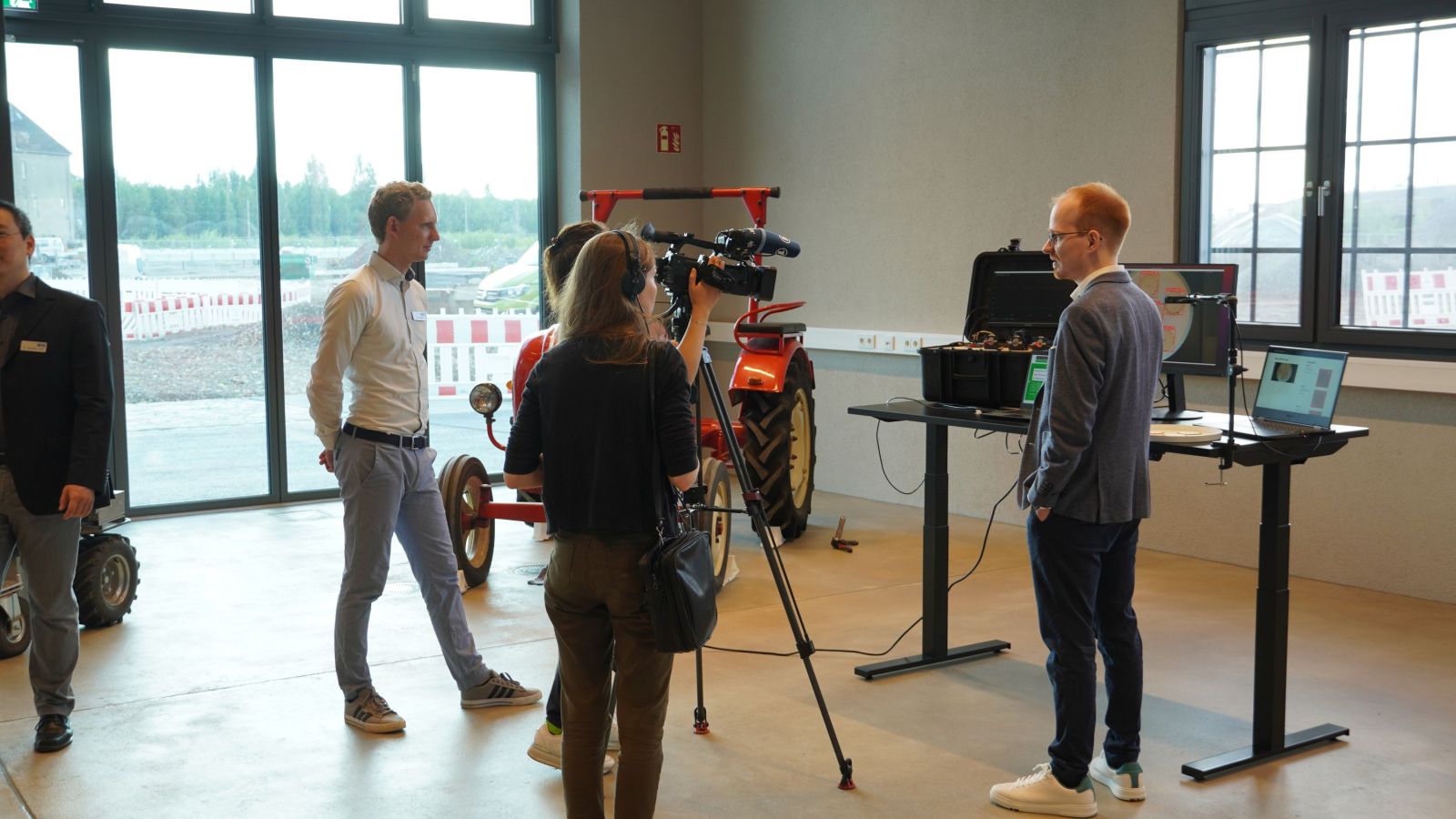 Stand des Green-AI Hub Mittelstand im Ronglokschuppen in Osnabrück